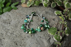 Green dangle bracelet