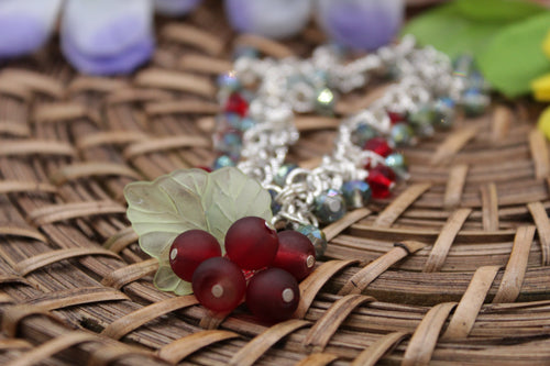 Red berries dangle bracelet