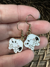 Load image into Gallery viewer, Snoopy earrings!