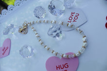 Load image into Gallery viewer, Heart pearl purse charm