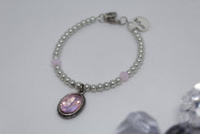 Load image into Gallery viewer, Sparkle and pearls bracelet