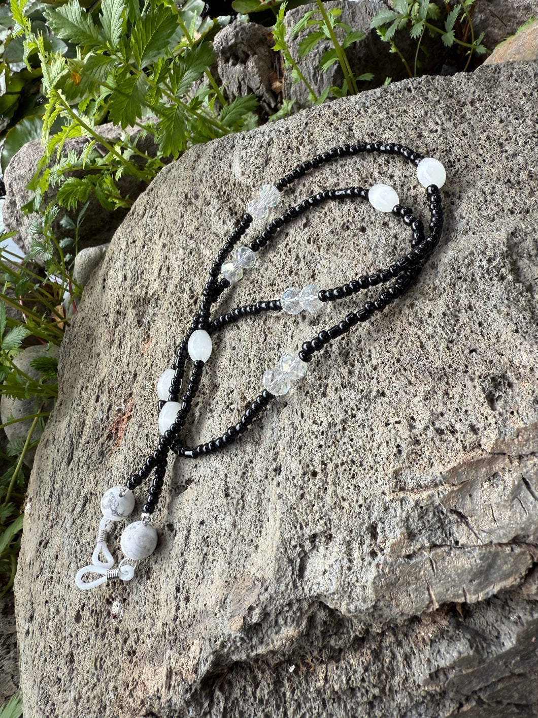 Howlite glasses chain