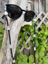Load image into Gallery viewer, Howlite glasses chain
