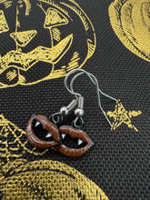 Load image into Gallery viewer, Spooky earrings