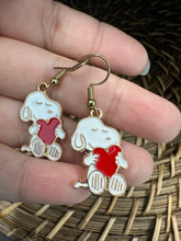 Load image into Gallery viewer, Snoopy earrings!