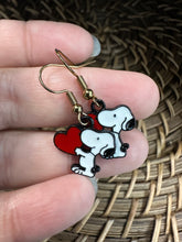 Load image into Gallery viewer, Snoopy earrings!