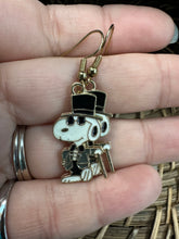 Load image into Gallery viewer, Snoopy earrings!