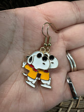 Load image into Gallery viewer, Snoopy earrings!