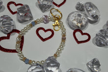 Load image into Gallery viewer, Pearly keychain