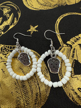 Load image into Gallery viewer, Halloween hoop earrings