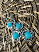 Load image into Gallery viewer, Turquoise earrings