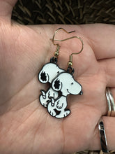 Load image into Gallery viewer, Snoopy earrings!