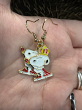 Load image into Gallery viewer, Snoopy earrings!