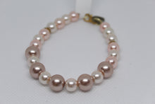Load image into Gallery viewer, Sparkle and pearls bracelet