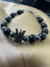 Load image into Gallery viewer, Men’s crown bracelet