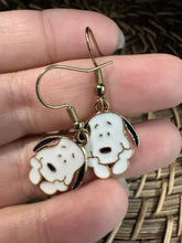 Load image into Gallery viewer, Snoopy earrings!