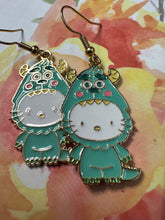 Load image into Gallery viewer, Hello kitty/monsters ink earrings