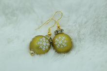 Load image into Gallery viewer, ornament earrings (snowflakes)