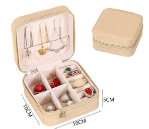 Traveling jewelry box