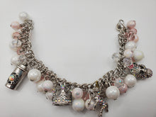 Load image into Gallery viewer, Queens glass pearl bracelet