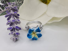 Load image into Gallery viewer, Dark blue flower hawaiian ring