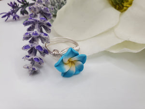 Light blue flower Hawaiian ring