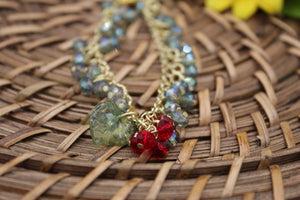 Red berries dangle bracelet