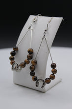 Load image into Gallery viewer, Horse shoe earrings (tiger eye)