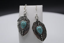 Load image into Gallery viewer, Feather earrings