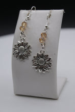 Load image into Gallery viewer, Sunflower earrings