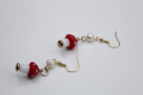 Mushroom earrings (freshwater pearls)