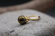 Load image into Gallery viewer, Fools gold  crystal ring